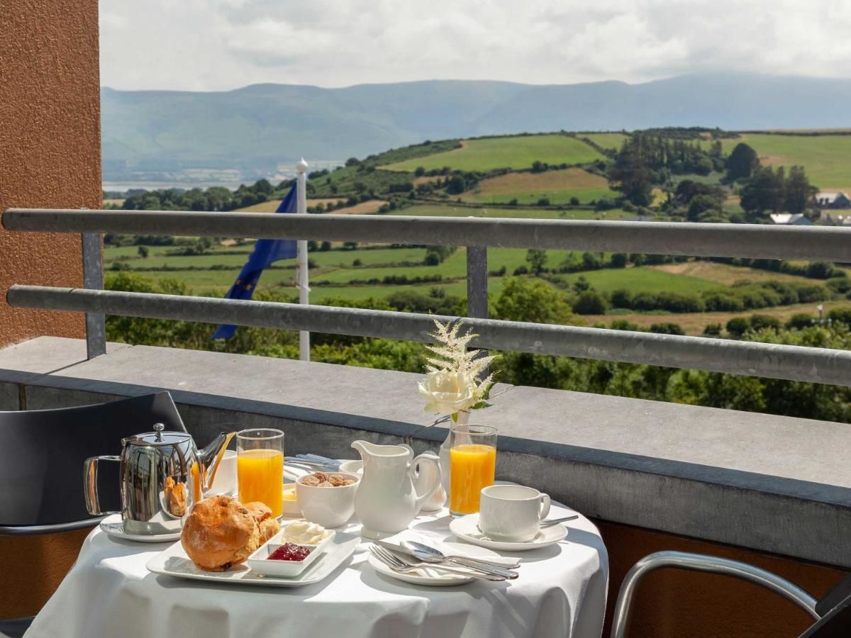 Отель Ballyroe Heights Hotel Трали